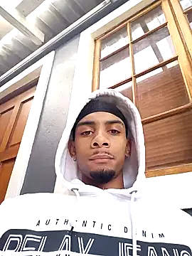 Snapshot of 29YOURZ_28_ chatting on 12-13-24, 03:43 29YOURZ 28 online show from 12-13-24, 03:43