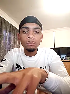 Snapshot of 29YOURZ_28_ chatting on 12-16-24, 05:11 29YOURZ 28 online show from 12-16-24, 05:11
