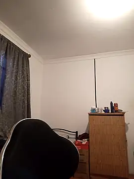 Snapshot of 29YOURZ_28_ chatting on 01-15-25, 05:37 29YOURZ 28 online show from 01-15-25, 05:37