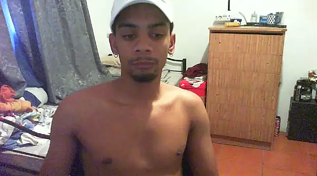 Snapshot of 29YOURZ_28_ chatting on 01-16-25, 05:33 29YOURZ 28 online show from 01-16-25, 05:33