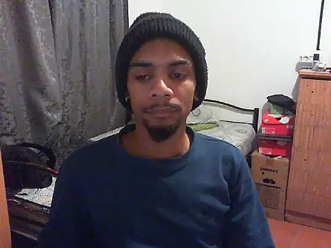Snapshot of 29YOURZ_28_ chatting on 09-12-25, 09:15 29YOURZ 28 online show from 09-12-25, 09:15