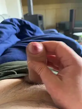 Snapshot of Andy-370 chatting on 03-08-26, 12:31 Andy-370 online show from 03-08-26, 12:31