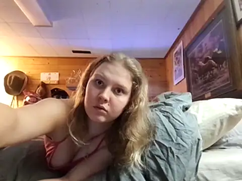 Snapshot of Ryan_and_Aurora chatting on 02-11-26, 01:21 Ryan and Aurora online show from 02-11-26, 01:21