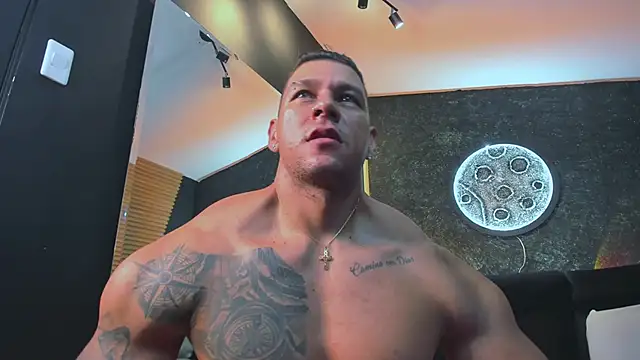 Snapshot of MassimoWalton2 chatting on 01-16-25, 07:17 MassimoWalton2 online show from 01-16-25, 07:17