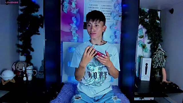 juniior 2311  online show from 02-06-25, 12:22