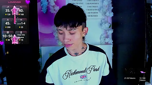 juniior 2311  online show from 02-18-25, 08:25