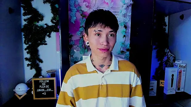 juniior 2311  online show from 03-01-25, 05:27