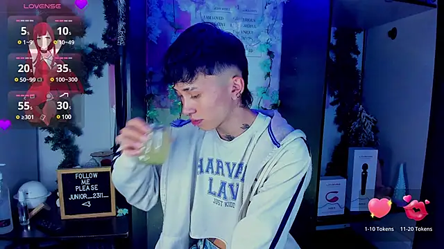 juniior 2311  online show from 03-07-25, 11:38