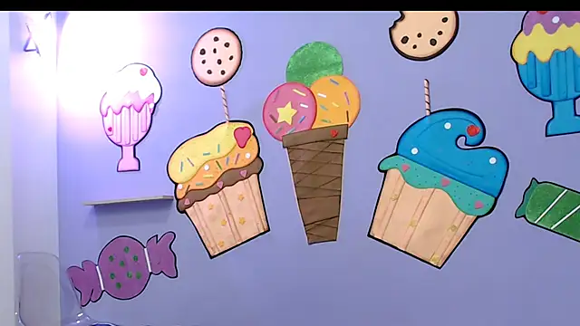 Snapshot of evaleribigtits18 chatting on 11-12-25, 07:24 evaleribigtits18 online show from 11-12-25, 07:24