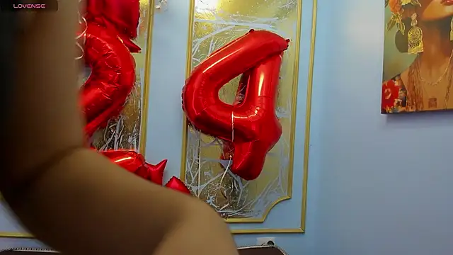 melaniecooperr online show from 02-11-26, 03:22