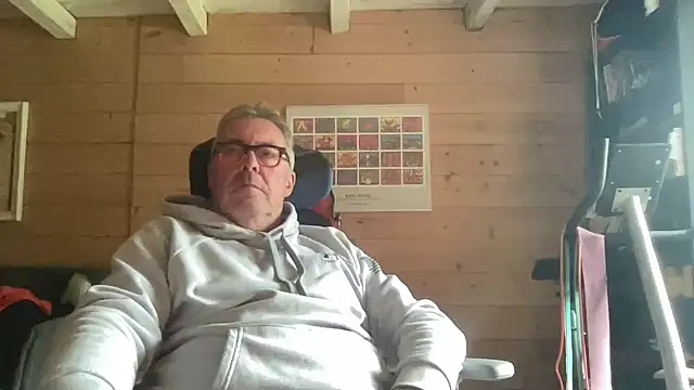 Snapshot of lelohop chatting on 04-14-26, 11:27 lelohop online show from 04-14-26, 11:27