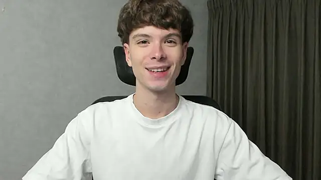 Snapshot of calvin_love_you chatting on 03-03-26, 06:14 calvin love you online show from 03-03-26, 06:14