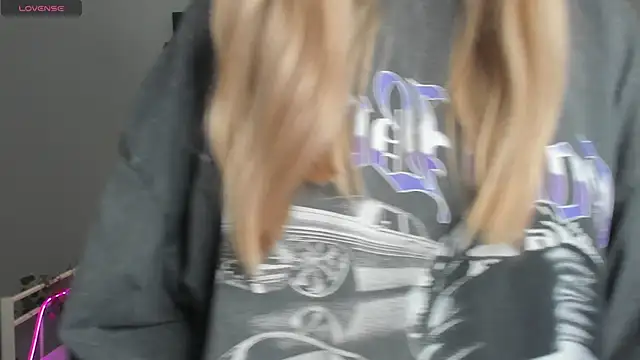 Snapshot of Melissa_babs chatting on 01-08-25, 09:10 Melissa babs online show from 01-08-25, 09:10