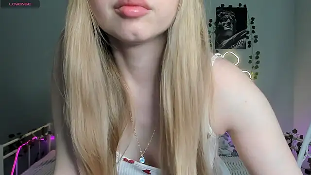 Snapshot of Melissa_babs chatting on 03-10-25, 08:15 Melissa babs online show from 03-10-25, 08:15