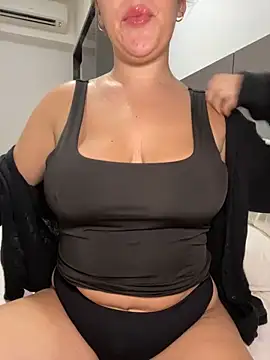 Snapshot of lilylush24 chatting on 03-17-25, 07:46 lilylush24 online show from 03-17-25, 07:46