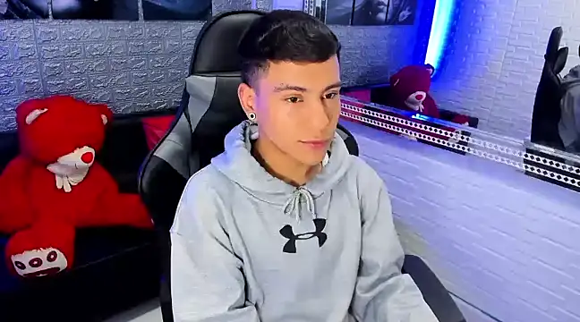 salvadorgomezx online show from 12-25-24, 11:10