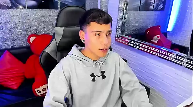 salvadorgomezx online show from 01-08-25, 11:09