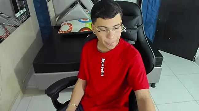 salvadorgomezx online show from 01-25-25, 02:03