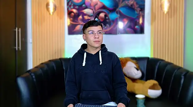 salvadorgomezx online show from 02-06-25, 05:25