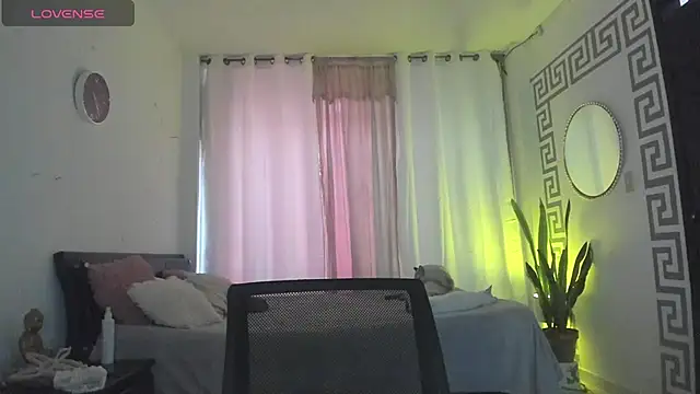 Sophie sweett19 online show from 11-23-25, 09:25