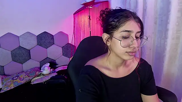 Snapshot of Horny_tgn chatting on 05-23-26, 06:01 Horny tgn online show from 05-23-26, 06:01