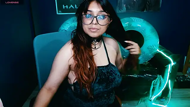 Snapshot of X_CHERRY_XX chatting on 02-02-25, 10:17 X CHERRY XX online show from 02-02-25, 10:17