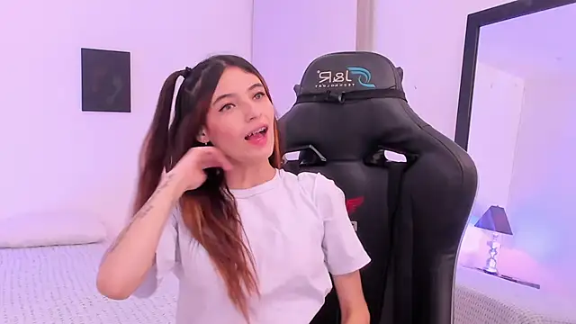 sofiarouge online show from 11-26-25, 07:59