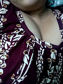 Snapshot of Arohi_is_Live chatting on 07-10-26, 06:10 Arohi is Live online show from 07-10-26, 06:10