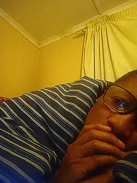 Snapshot of bustybillies chatting on 06-10-26, 02:12 bustybillies online show from 06-10-26, 02:12