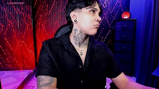 Snapshot of ZhoeStrong chatting on 02-16-26, 09:00 ZhoeStrong online show from 02-16-26, 09:00