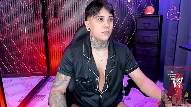 Snapshot of ZhoeStrong chatting on 02-21-26, 03:02 ZhoeStrong online show from 02-21-26, 03:02