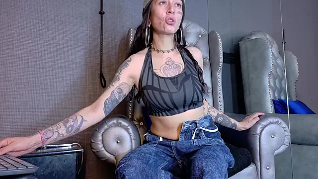 LusstCruella online show from 10-27-25, 05:28