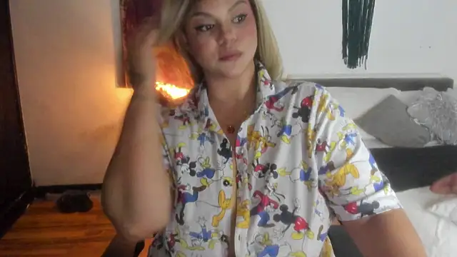 Snapshot of cattleya_campbell chatting on 07-15-26, 12:27 cattleya campbell online show from 07-15-26, 12:27