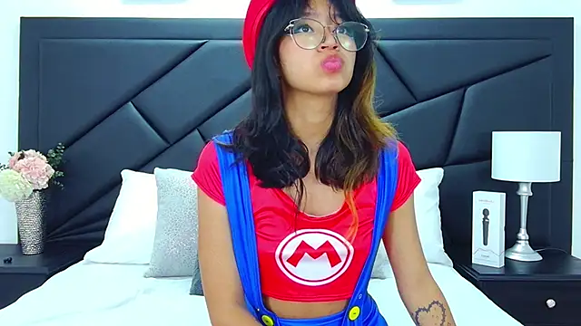 Yommi Winx online show from 12-28-24, 03:04