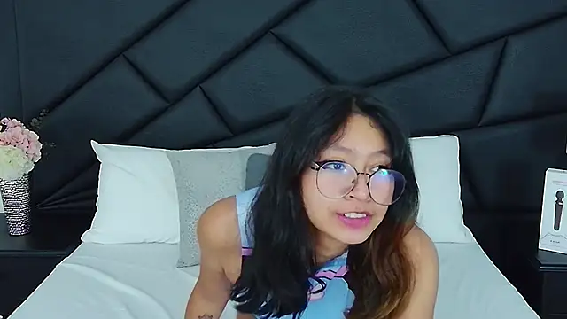 Yommi Winx online show from 01-11-25, 01:48