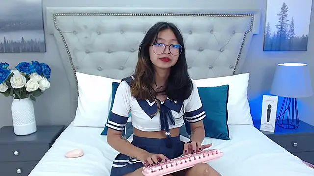 Yommi Winx online show from 01-15-25, 01:34