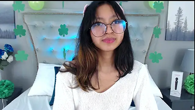 Yommi Winx online show from 03-18-25, 10:03