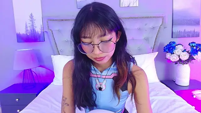 Yommi Winx online show from 09-14-25, 12:32