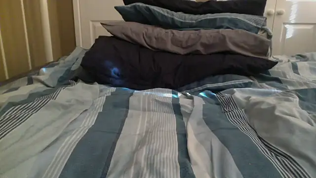 Snapshot of midlandsforfun chatting on 03-04-25, 01:49 midlandsforfun online show from 03-04-25, 01:49