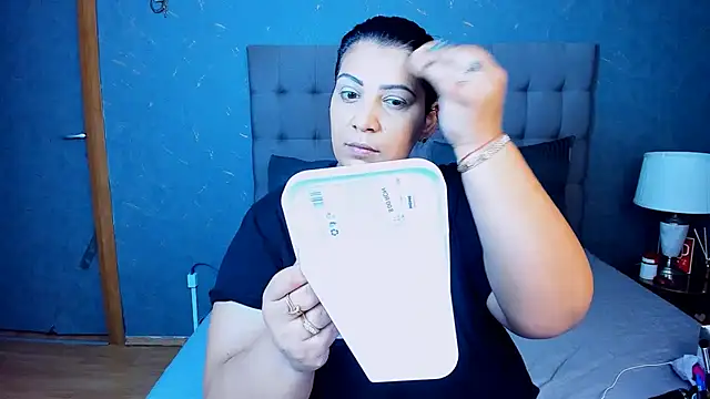 AmyCubes online show from 10-24-25, 04:31