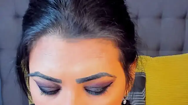 AmyCubes online show from 12-18-25, 06:52