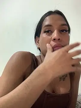 Emiily Miller online show from 12-22-24, 03:44