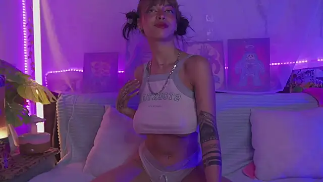 Kitty arts online show from 01-15-25, 04:21