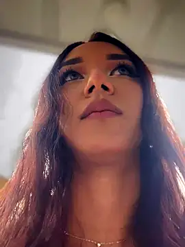 Nikol Rang   online show from 10-22-25, 08:52