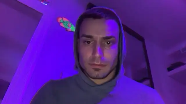 Snapshot of hot_shot_13 chatting on 11-06-25, 03:40 hot shot 13 online show from 11-06-25, 03:40