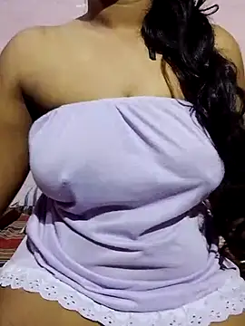 Snapshot of Diwya69 chatting on 07-16-26, 03:34 Diwya69 online show from 07-16-26, 03:34