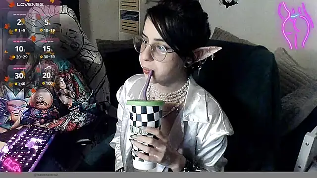 LisandreLaVenale online show from 12-06-24, 12:02