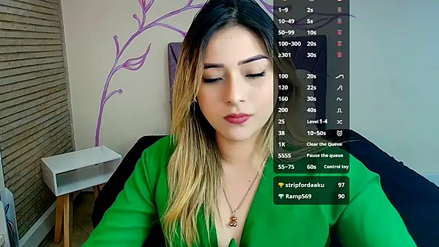 Snapshot of DahliaMoore chatting on 12-03-24, 03:22 DahliaMoore online show from 12-03-24, 03:22