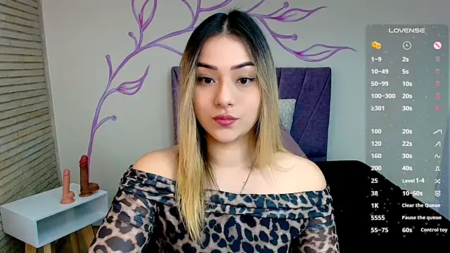 Snapshot of DahliaMoore chatting on 12-08-24, 12:08 DahliaMoore online show from 12-08-24, 12:08