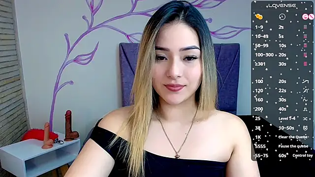 Snapshot of DahliaMoore chatting on 12-11-24, 03:15 DahliaMoore online show from 12-11-24, 03:15